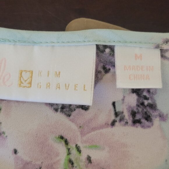 Belle by Kim Gravel Printed Stretch 3/4 Flutter Sleeve Top - M - EUC - Picture 7 of 10